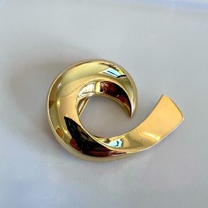 Vintage gold brooch